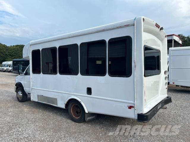 Ford E-350 Микроавтобусы