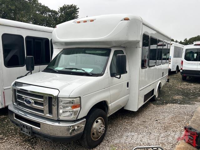 Ford E-350 Микроавтобусы