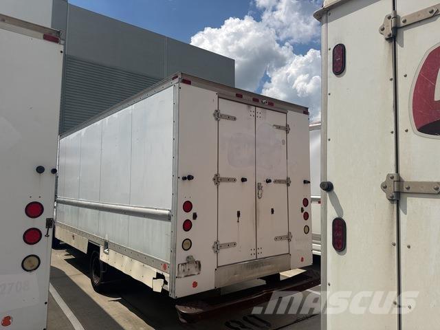 Ford E-350 Цельнометаллический фургоны