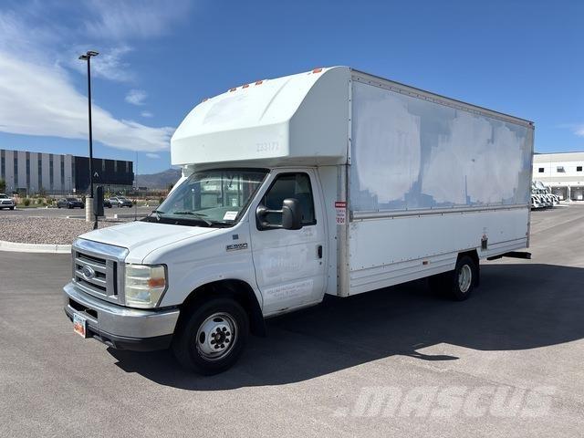 Ford E-350 Цельнометаллический фургоны