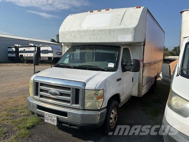 Ford E-350 Цельнометаллический фургоны