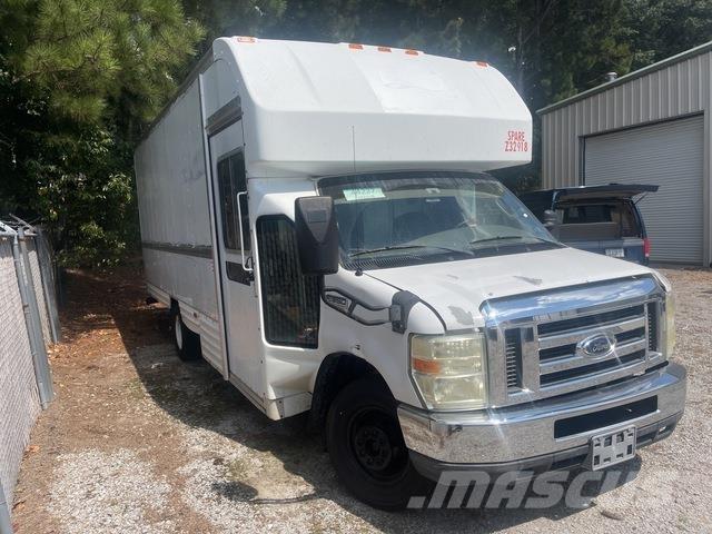 Ford E-350 Цельнометаллический фургоны