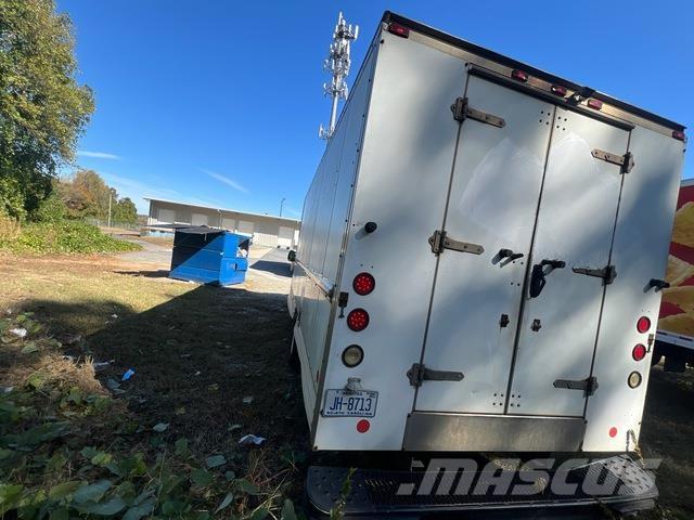 Ford E-350 Грузовики-Фургоны