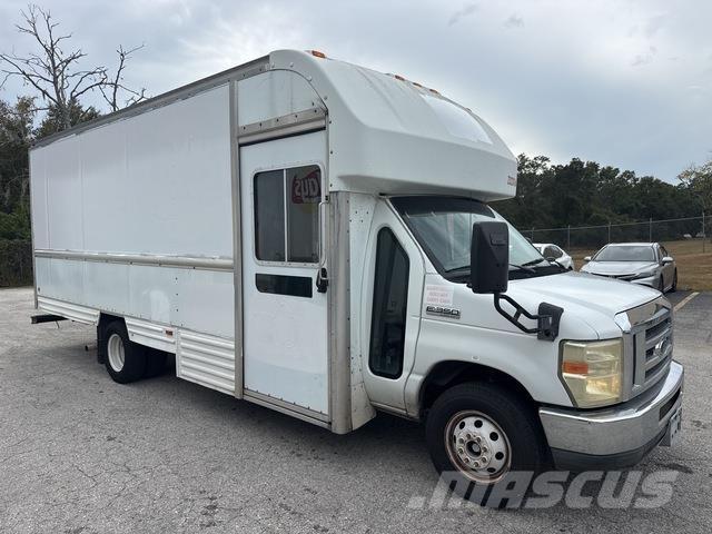 Ford E-350 Грузовики-Фургоны