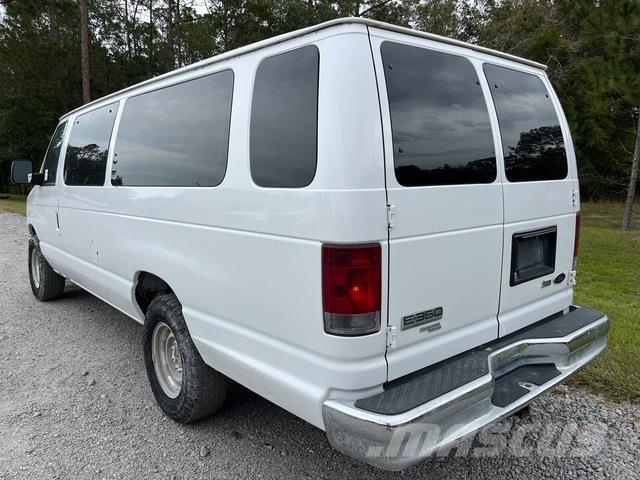 Ford E-350 Легковые автомобили