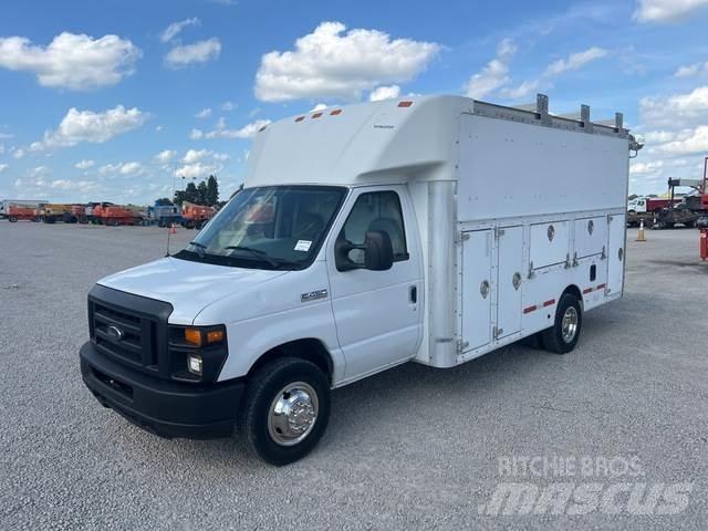Ford E-450 Бортовые фургоны