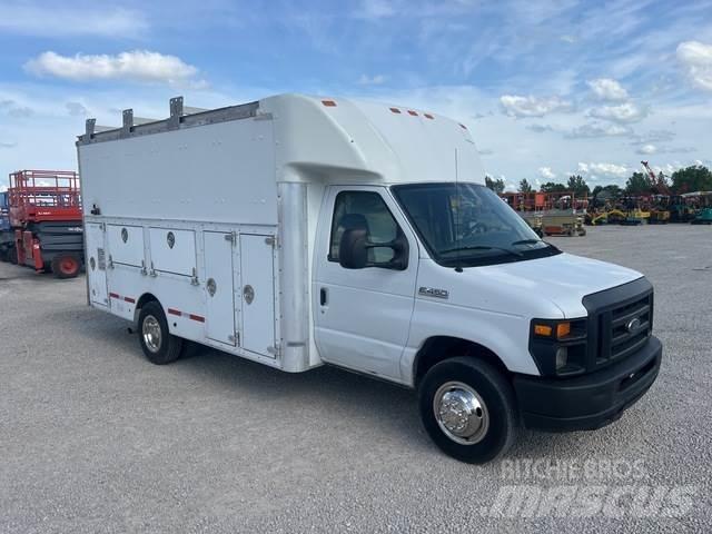 Ford E-450 Бортовые фургоны