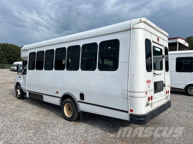 Ford E-450 Микроавтобусы