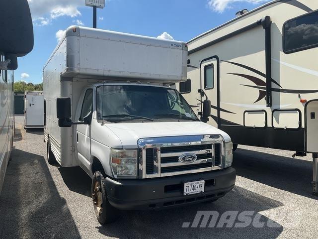 Ford E-450 Грузовики-Фургоны