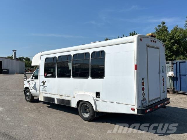 Ford E-450 Микроавтобусы