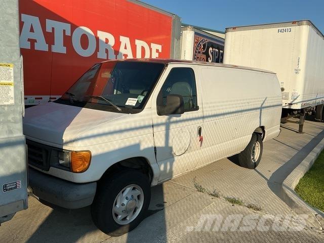 Ford E350 Грузовики-Фургоны