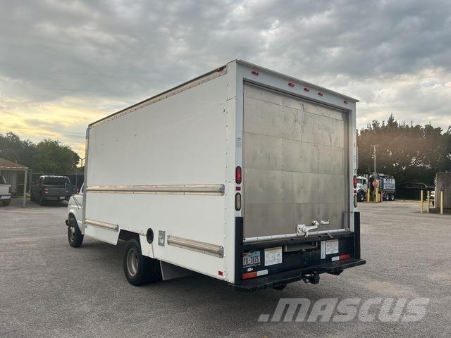 Ford E350 Грузовики-Фургоны