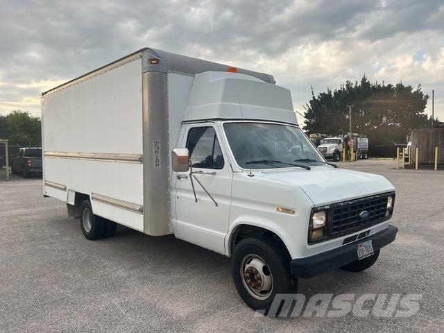 Ford E350 Грузовики-Фургоны