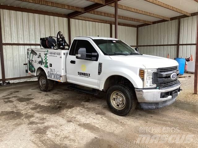 Ford F-250 Бортовые фургоны