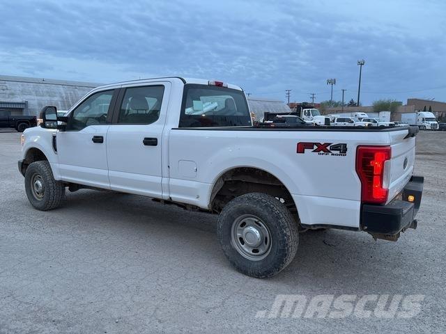 Ford F-250 Бортовые фургоны