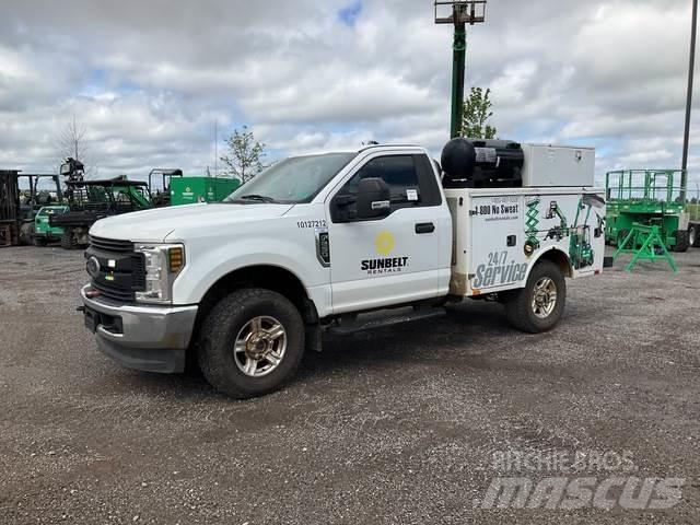 Ford F-250 Строительная техника - Другие