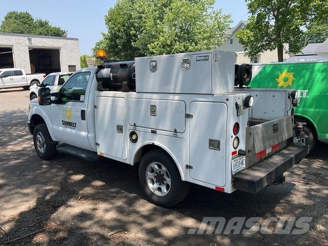 Ford F-250 Комбинированные дорожные машины