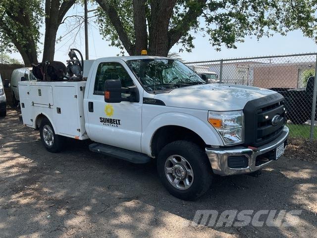 Ford F-250 Комбинированные дорожные машины