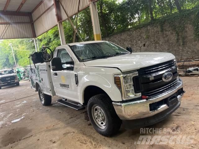 Ford F-250 Бортовые фургоны