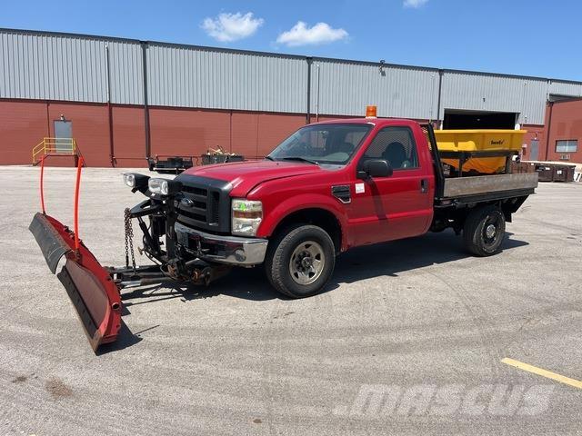 Ford F-250 Снежные отвалы и плуги