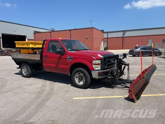 Ford F-250 Снежные отвалы и плуги