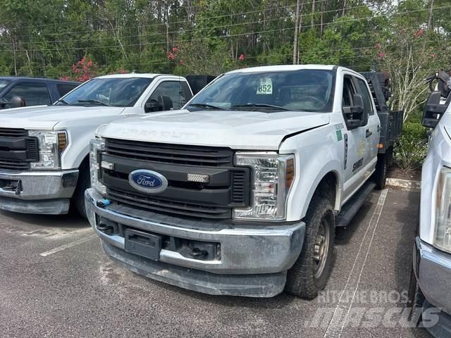 Ford F-250 Грузовики-платформы/боковая разгрузка