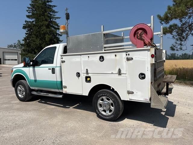 Ford F-250 Бортовые фургоны