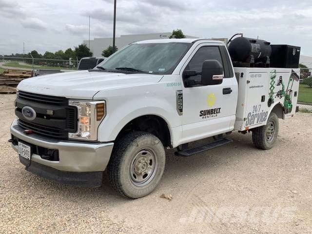 Ford F-250 Комбинированные дорожные машины