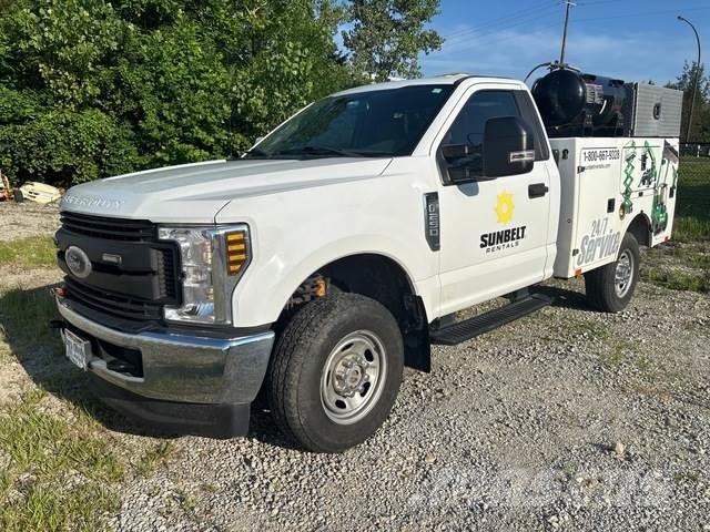 Ford F-250 Комбинированные дорожные машины