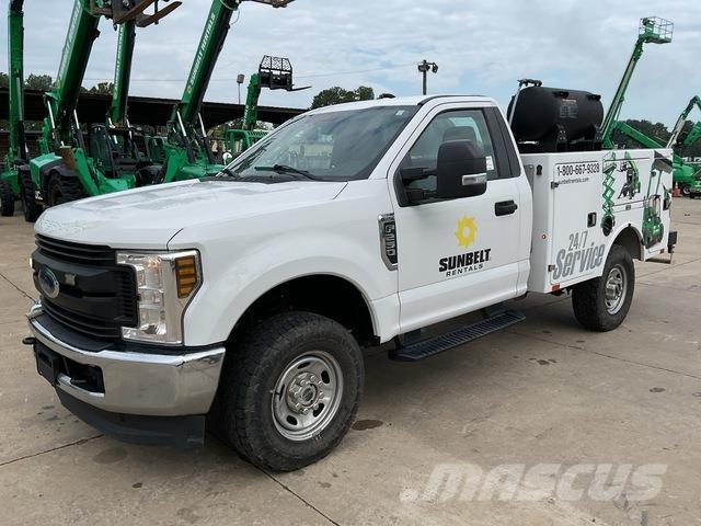 Ford F-250 Комбинированные дорожные машины