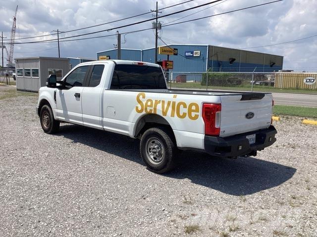 Ford F-250 Бортовые фургоны