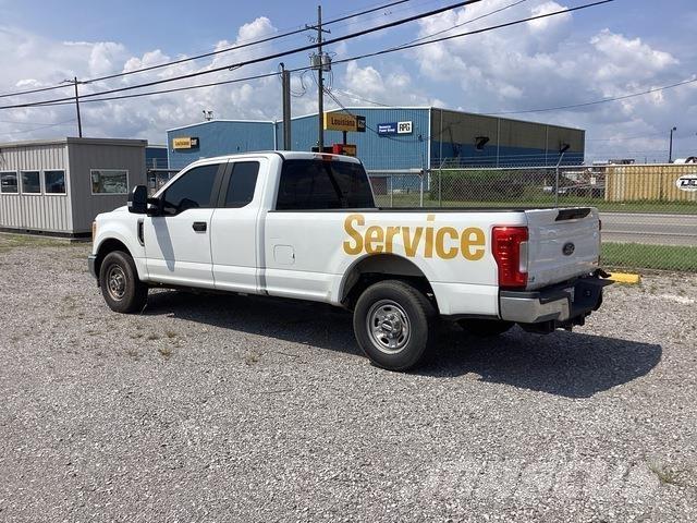 Ford F-250 Бортовые фургоны