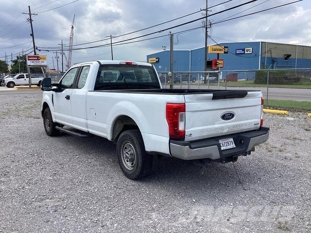 Ford F-250 Бортовые фургоны