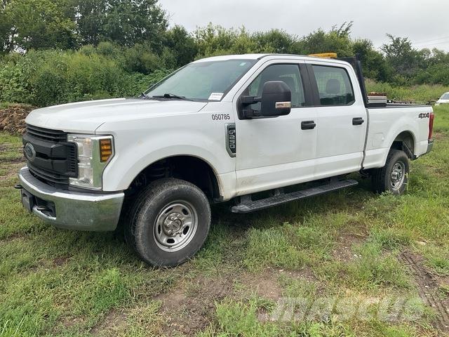 Ford F-250 Бортовые фургоны