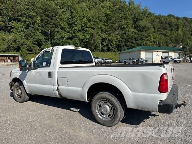 Ford F-250 Бортовые фургоны