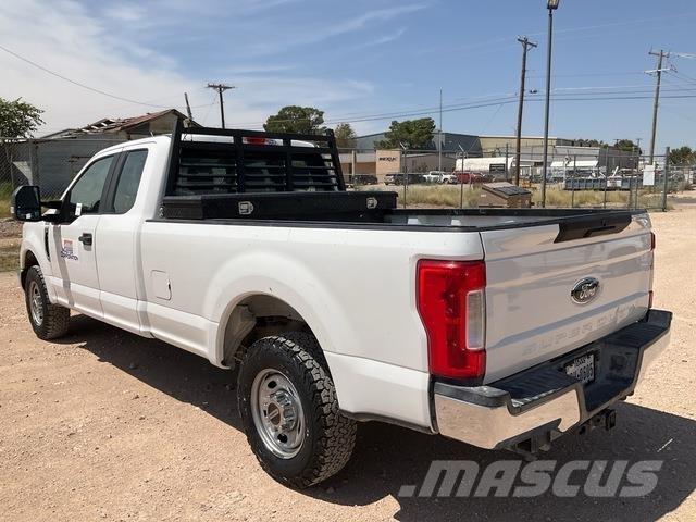 Ford F-250 Бортовые фургоны