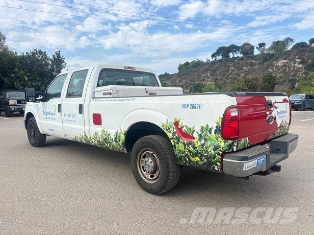 Ford F-250 Бортовые фургоны