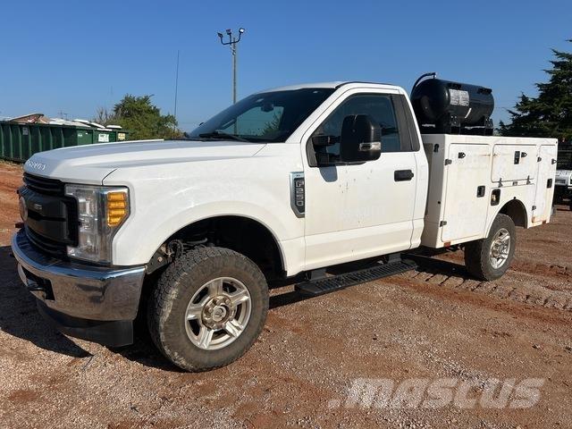 Ford F-250 Комбинированные дорожные машины