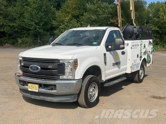 Ford F-250 Комбинированные дорожные машины