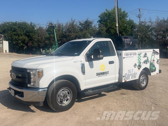Ford F-250 Комбинированные дорожные машины