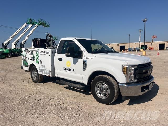 Ford F-250 Комбинированные дорожные машины