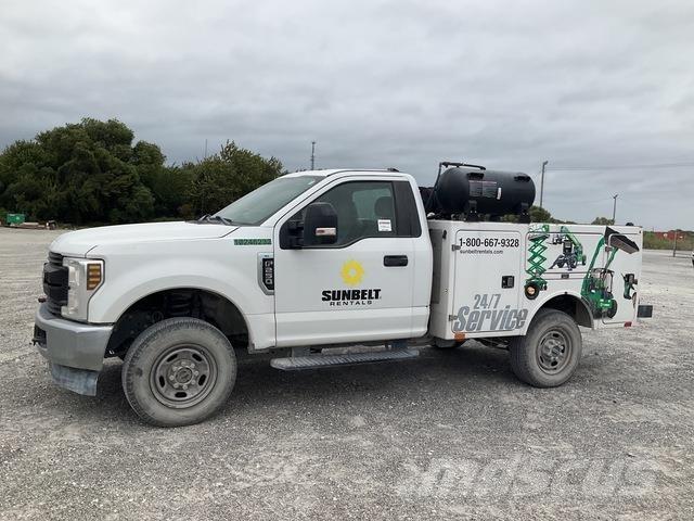 Ford F-250 Комбинированные дорожные машины