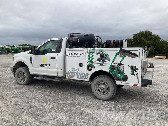 Ford F-250 Комбинированные дорожные машины