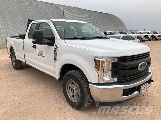 Ford F-250 Бортовые фургоны