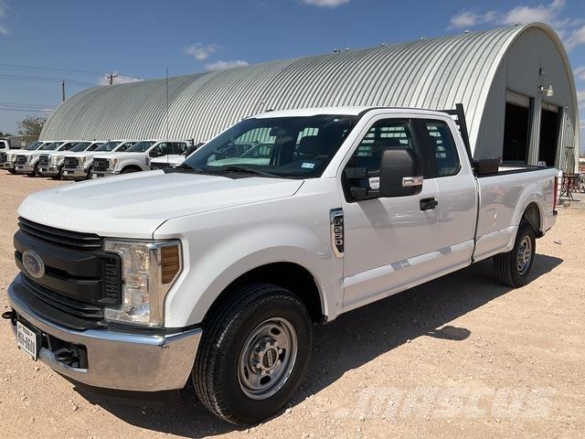 Ford F-250 Бортовые фургоны