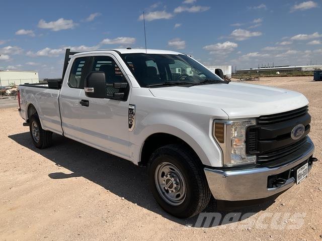 Ford F-250 Бортовые фургоны