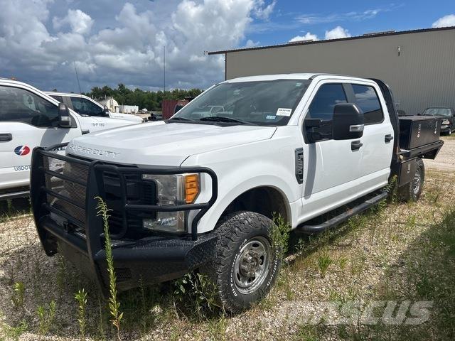 Ford F-250 Грузовики-платформы/боковая разгрузка