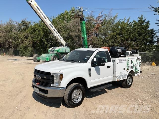 Ford F-250 Комбинированные дорожные машины