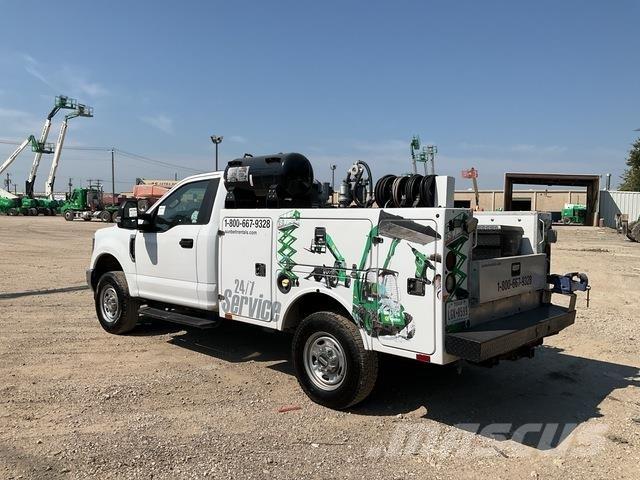 Ford F-250 Комбинированные дорожные машины