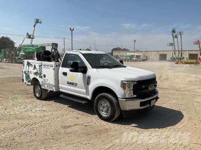 Ford F-250 Комбинированные дорожные машины